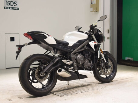 2020 Triumph Street Triple, белый, 800000 рублей, вид 5