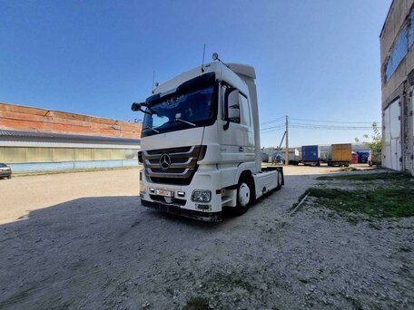 2010 Mercedes-Benz Actros, белый, 3500000 рублей, вид 1