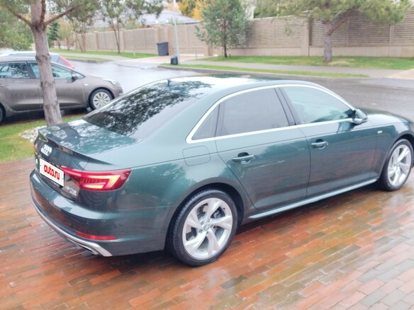 2019 Audi A4 V (B9), зелёный, 3550000 рублей - вид 3