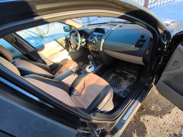 2006 Renault Megane II Рестайлинг, чёрный, 480000 рублей - вид 9