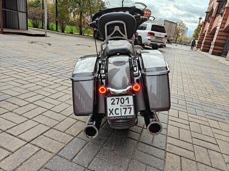 2014 Harley-Davidson Street Glide, серый, 1550000 рублей, вид 5