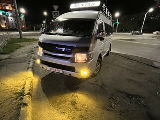 2012 Toyota HiAce H200 Рестайлинг, серебристый, 1500000 рублей, вид 1