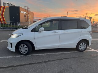 2014 Honda Freed I Рестайлинг 2, белый, 1380000 рублей, вид 5