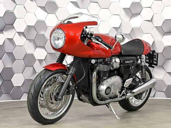 2018 Triumph Thruxton, красный, 899000 рублей - вид 1