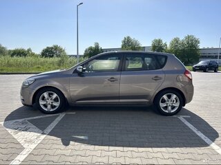 2011 Kia Ceed I Рестайлинг, бежевый, 920000 рублей, вид 4
