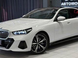 2025 BMW 5 серии 530i xDrive VIII (G60/G61/G68), белый, 7700000 рублей, вид 2