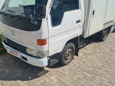 1999 Toyota Dyna, белый, 580000 рублей, вид 1