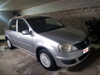 2011 Renault Logan I Рестайлинг, серебристый, 450000 рублей, вид 2