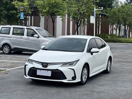2022 Toyota Corolla XII (E210), белый, 1350000 рублей, вид 1