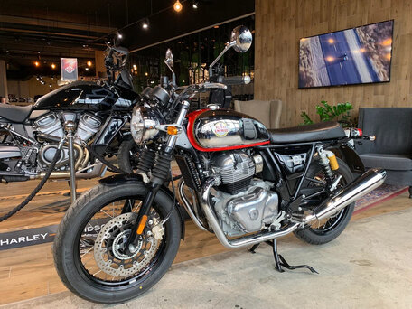 2025 Royal Enfield Interceptor 650, серебристый, 708000 рублей, вид 1