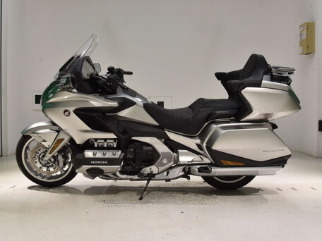 2023 Honda GL 1800 Gold Wing, серебристый, 2700000 рублей, вид 2