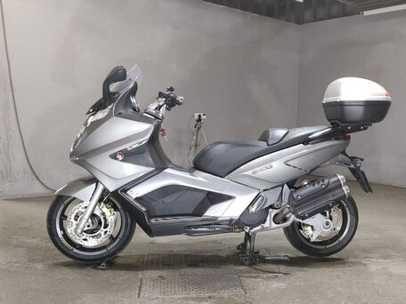 2011 Gilera GP800, серый, 600000 рублей, вид 2