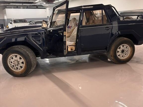 1990 Lamborghini LM002, чёрный - вид 13
