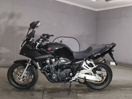 2025 Honda CB 1300, чёрный, 1699000 рублей, вид 1