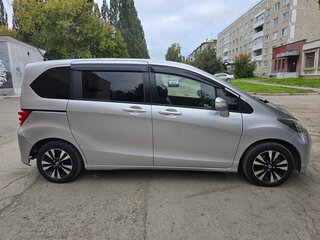 2010 Honda Freed I, серый, 1050000 рублей, вид 2