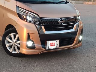 2018 Nissan Dayz Roox I Рестайлинг, коричневый, 880000 рублей, вид 3