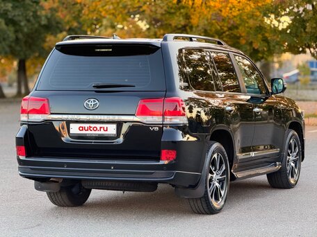 2020 Toyota Land Cruiser 200 Series Рестайлинг 2, чёрный, 8199000 рублей, вид 5