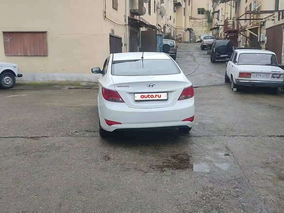 2016 Hyundai Solaris I Рестайлинг, белый, 1200000 рублей - вид 2