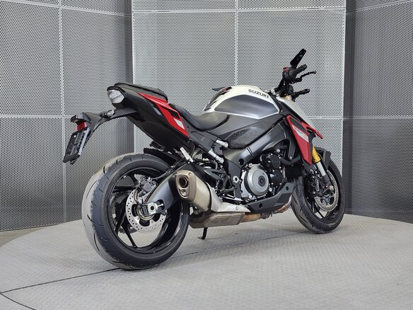 2025 Suzuki GSX-S 1000, серебристый, 1299000 рублей - вид 7