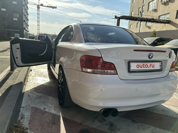 2011 BMW 1 серии 125i I (E82/E88) Рестайлинг 2, белый, 1515000 рублей - вид 4