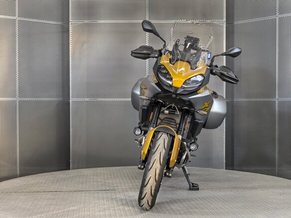 2021 BMW F 900 XR, жёлтый, 1099000 рублей - вид 2