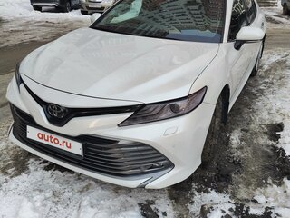 2019 Toyota Camry VIII (XV70), белый, 3095000 рублей, вид 3