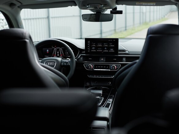 2021 Audi RS 4 IV (B9) Рестайлинг, синий, 8800000 рублей - вид 11
