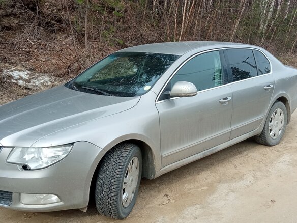2011 Skoda Superb II, серый, 850000 рублей - вид 3