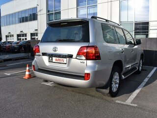 2013 Toyota Land Cruiser 200 Series Рестайлинг 1, серебристый, 4200000 рублей, вид 4