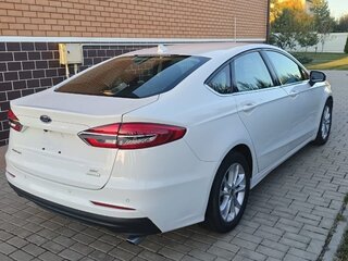 2019 Ford Fusion (North America) II Рестайлинг, белый, 1900000 рублей, вид 5