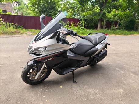 2017 Aprilia SRV 850, серебристый, 625000 рублей, вид 2