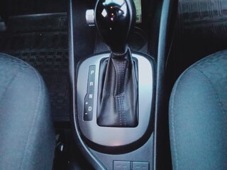2015 Kia Rio III Рестайлинг, серебристый, 1340000 рублей, вид 3