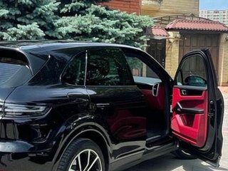 2018 Porsche Cayenne III, чёрный, 5500000 рублей, вид 2
