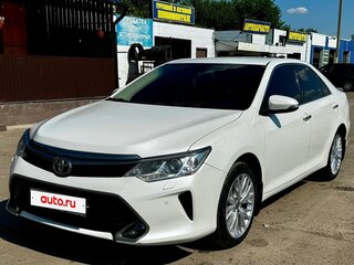 2015 Toyota Camry VII (XV50) Рестайлинг, белый, 1900000 рублей, вид 1