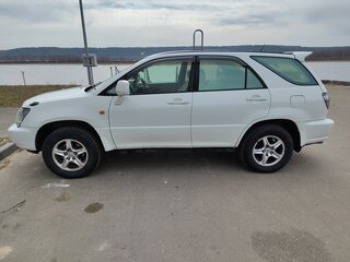 2002 Toyota Harrier I (XU10) Рестайлинг, белый, 850000 рублей, вид 3