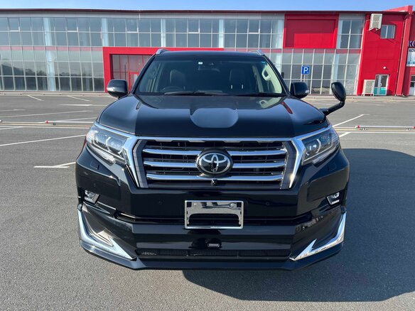 2021 Toyota Land Cruiser Prado 150 Series Рестайлинг 3, чёрный, 5999999 рублей - вид 1