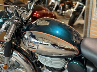 2026 Royal Enfield Classic 350, серый, 526000 рублей, вид 4
