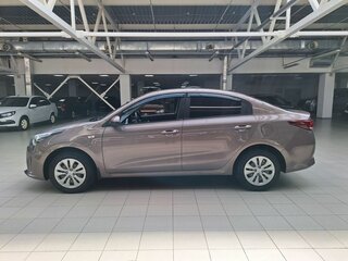 2020 Kia Rio IV Рестайлинг, коричневый, 1300500 рублей, вид 4