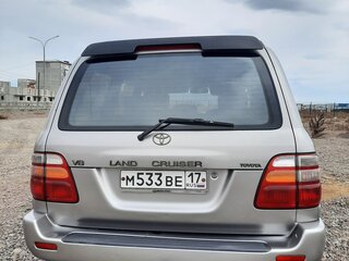 2002 Toyota Land Cruiser 100 Series Рестайлинг 1, белый, 2000000 рублей, вид 3