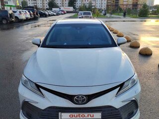 2021 Toyota Camry VIII (XV70) Рестайлинг, белый, 4000000 рублей, вид 3