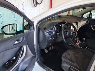 2018 Opel Astra K, белый, 1350000 рублей, вид 3
