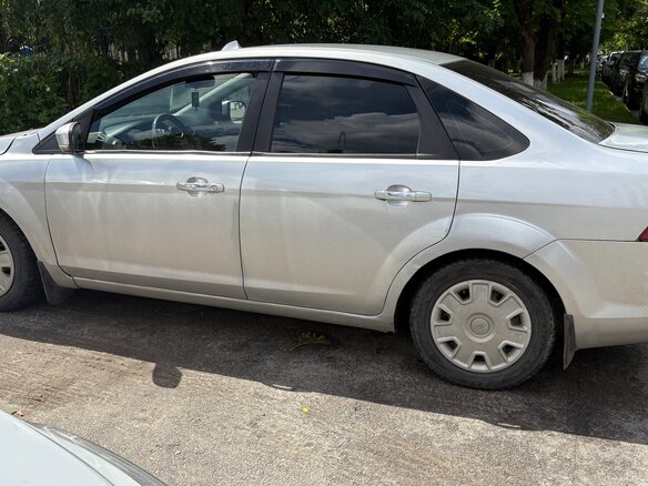 2008 Ford Focus II Рестайлинг, серебристый, 450000 рублей - вид 3