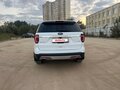 2016 Ford Explorer V Рестайлинг, белый, 2700000 рублей - вид 4