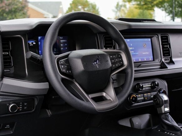 2022 Ford Bronco VI, серый, 4900000 рублей - вид 12