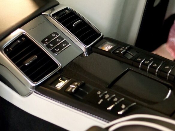 2010 Porsche Panamera Turbo I, белый, 5500000 рублей - вид 32