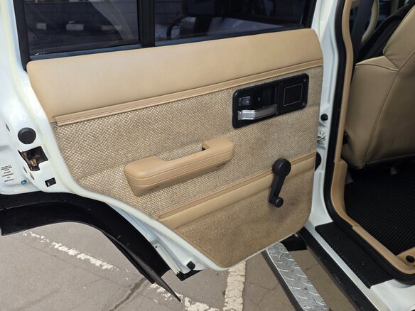 1993 Jeep Cherokee II (XJ), белый, 3000000 рублей - вид 25