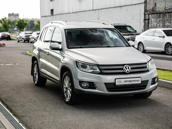 2016 Volkswagen Tiguan I Рестайлинг, серебристый - вид 4