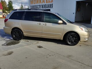 2004 Toyota Sienna II, бежевый, 1350000 рублей, вид 4