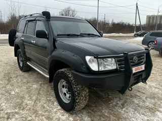 2004 Toyota Land Cruiser 105 100 Series Рестайлинг 1, чёрный, 3700000 рублей, вид 4
