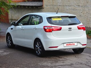 2014 Kia Rio 6-speed III, белый, 790000 рублей, вид 3